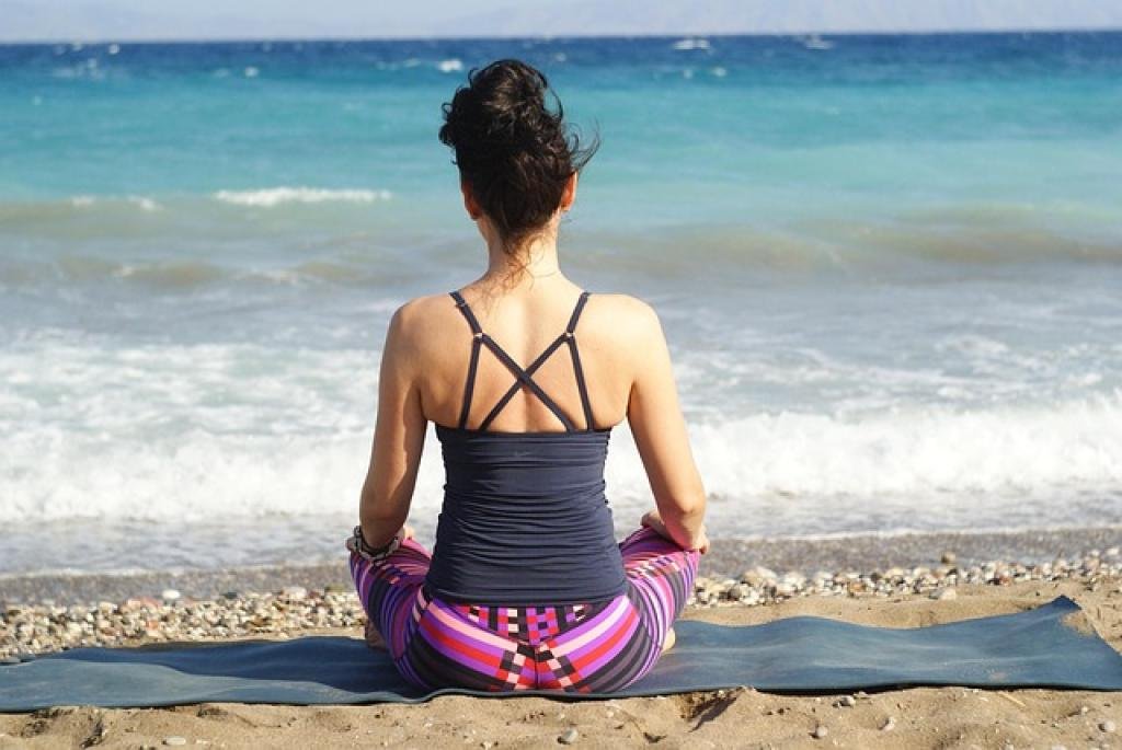 Top 10 Best Yoga Mats for Seniors with Knee Pain